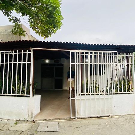 Casa Owen Hostal Santa Marta Dış mekan fotoğraf